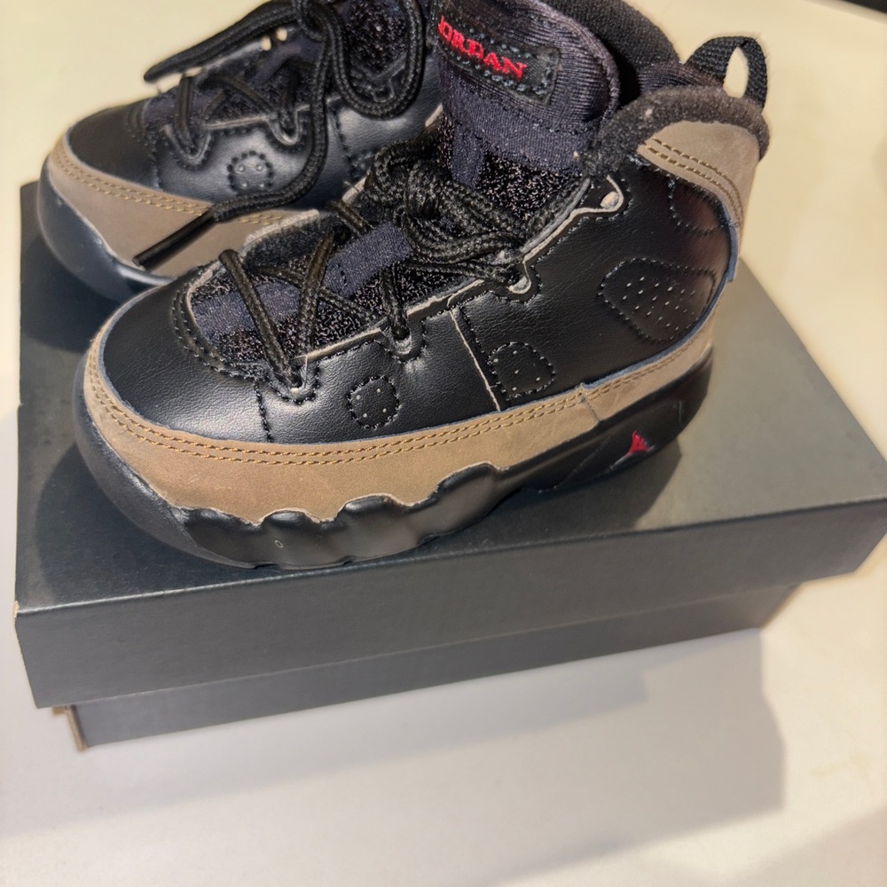 Toddler- Jordan 9 Retro - Olive 5C